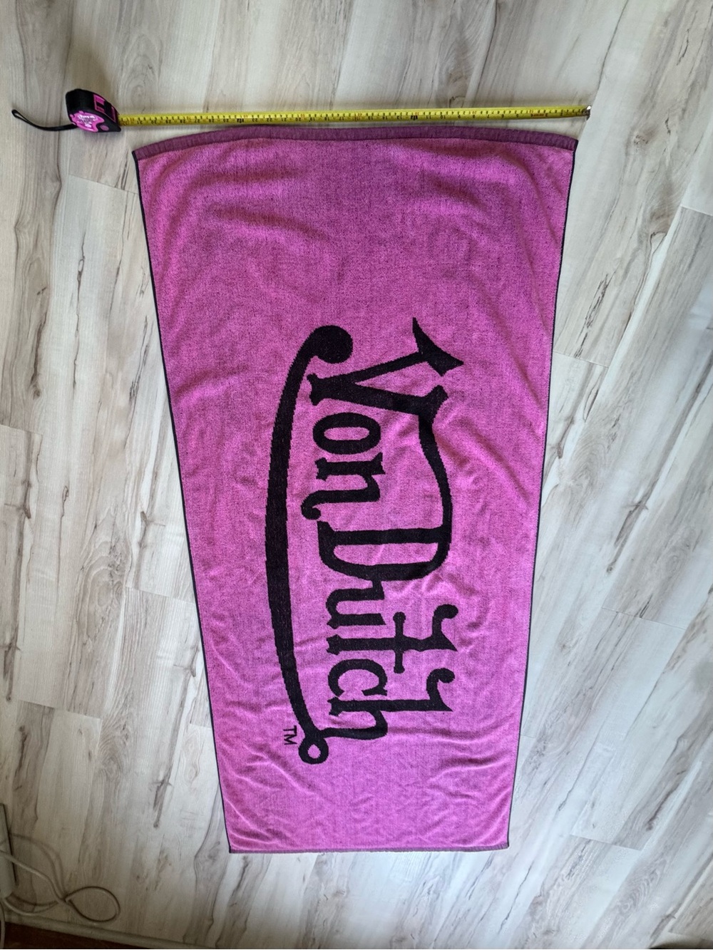Von Dutch Beach Towel Black & Hot Pink